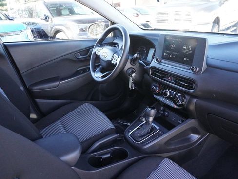 Used 2023 Hyundai Kona SE w/ Cargo Package image 25