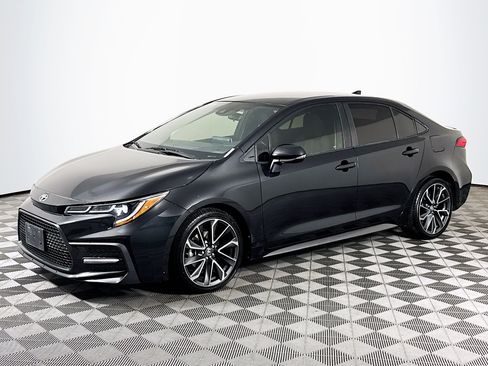 Used 2021 Toyota Corolla SE FWD image 4