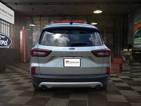 Certified 2023 Ford Escape SE FWD image 5
