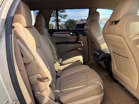 Used 2011 Buick Enclave CXL image 12