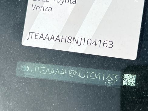 Used 2022 Toyota Venza Limited image 23
