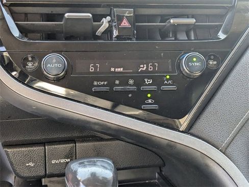 Used 2022 Toyota Camry SE image 20