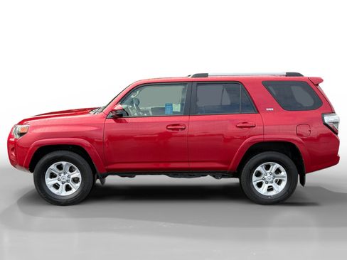 Used 2024 Toyota 4Runner SR5 image 2