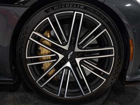 Used 2024 Aston Martin DB12 Coupe RWD image 32