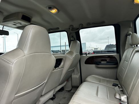 Used 2006 Ford F350 Lariat AWD/4WD image 10