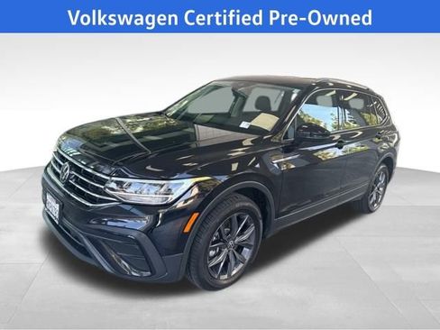 Used 2024 Volkswagen Tiguan SE image 1
