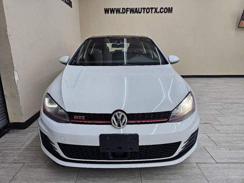 Used 2017 Volkswagen GTI SE image 3