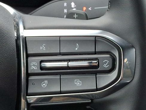 Used 2025 GMC Acadia Elevation AWD/4WD image 22