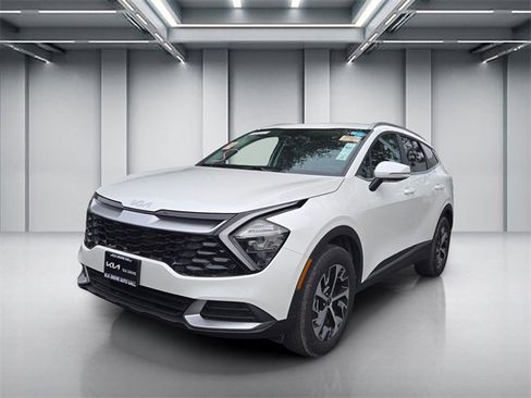 Certified 2023 Kia Sportage EX image 3