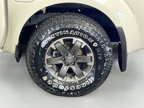 Used 2021 Nissan Frontier PRO-4X w/ Pro-4x Utility Package image 16