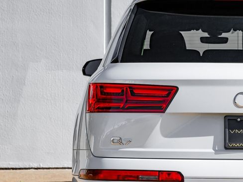 Used 2018 Audi Q7 3.0T Prestige image 53