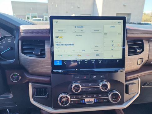 Used 2024 Ford Expedition Limited image 28