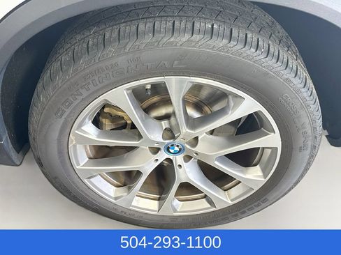 Used 2025 BMW X5 xDrive50e AWD/4WD image 35