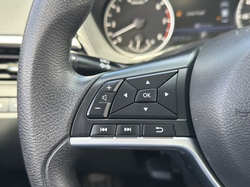Used 2022 Nissan Altima 2.5 SV FWD image 15