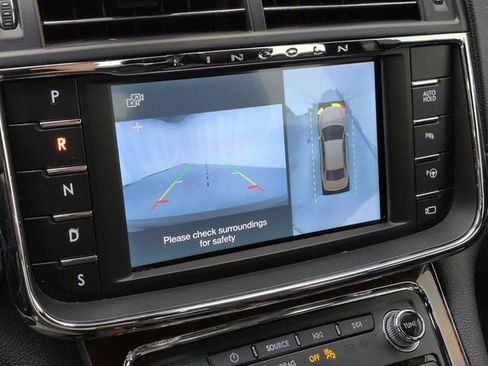 Used 2019 Lincoln Continental Reserve image 16