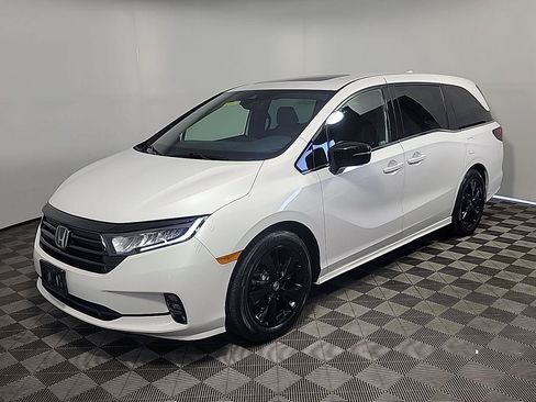 Certified 2023 Honda Odyssey Sport image 12