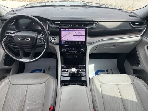 Used 2022 Jeep Grand Cherokee Overland AWD/4WD image 18
