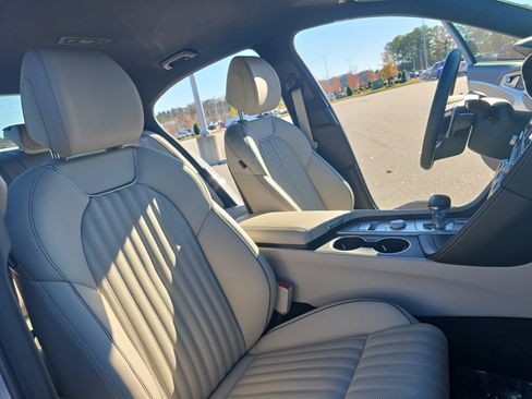 Used 2023 Genesis G70 3.3T image 10
