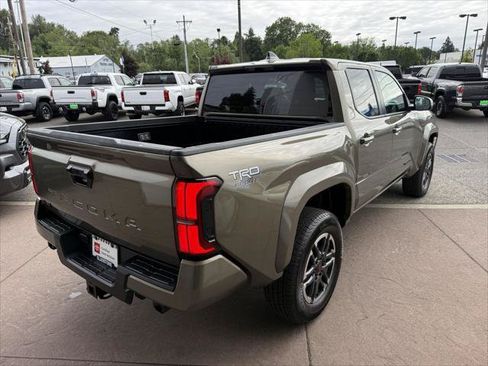 Certified 2026 Toyota Tacoma TRD Sport AWD/4WD image 13