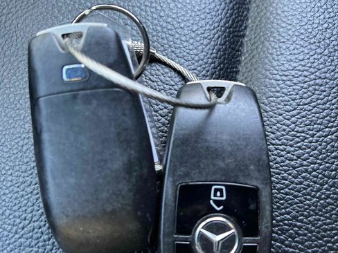 Used 2022 Mercedes-Benz Sprinter 1500 image 9