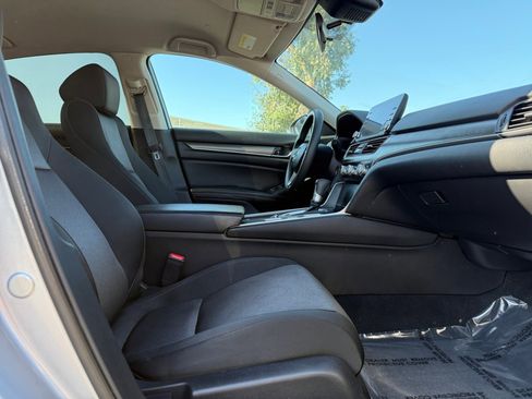 Used 2018 Honda Accord LX image 17