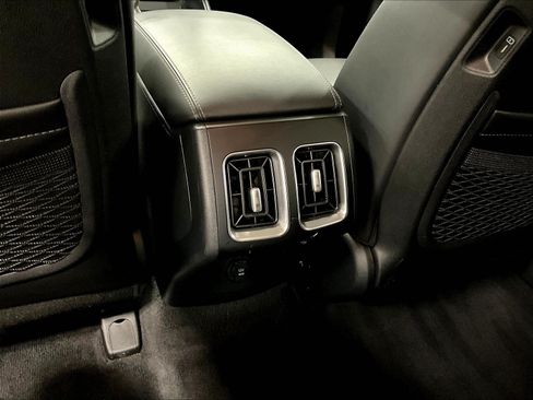 Used 2025 Kia Sorento S FWD image 10