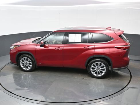 Used 2023 Toyota Highlander Limited image 39