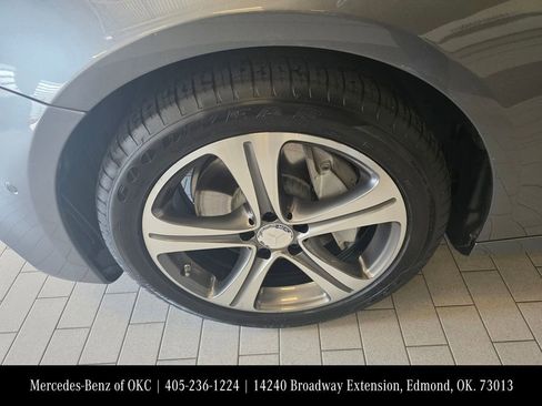 Used 2017 Mercedes-Benz E 300 4MATIC image 7