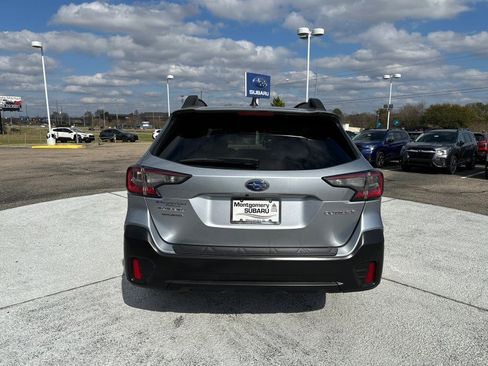 Certified 2022 Subaru Outback Premium image 6