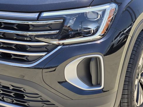 New 2026 Volkswagen Atlas SE FWD image 7