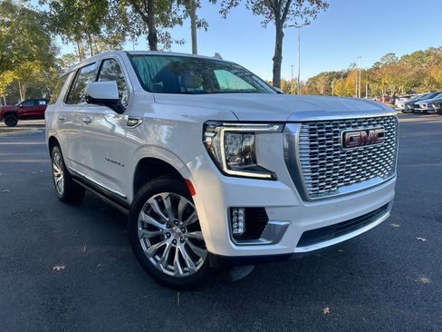 Used 2022 GMC Yukon Denali w/ Denali Premium Package image 2