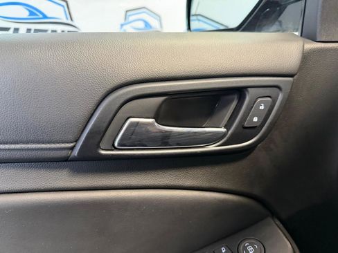 Used 2019 Chevrolet Suburban LT w/ Luxury Package image 11