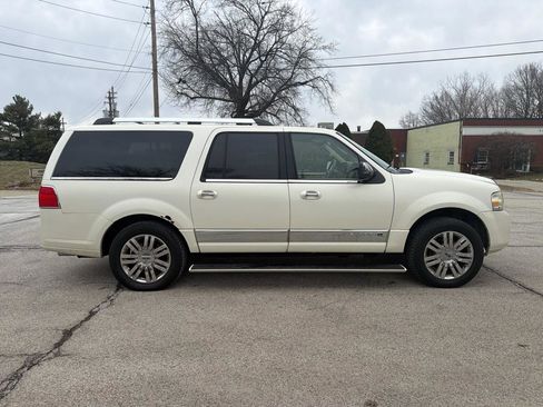Used 2008 Lincoln Navigator L 4WD image 4