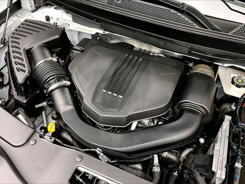 Used 2024 Chevrolet Traverse LT image 58