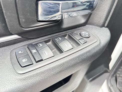 Used 2024 RAM 1500 Warlock AWD/4WD image 12