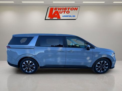 Used 2024 Kia Carnival EX image 13