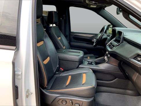 Used 2021 GMC Yukon XL AT4 w/ AT4 Premium Package AWD/4WD image 8