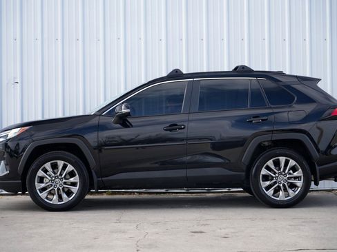 Used 2024 Toyota RAV4 XLE Premium image 8