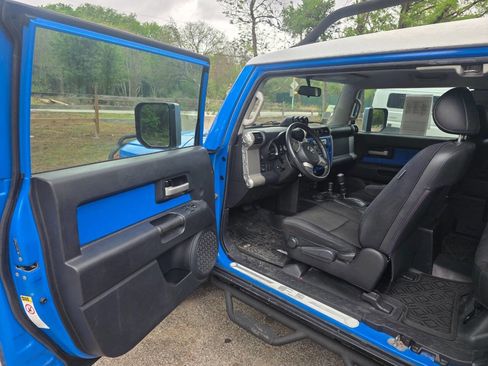 Used 2007 Toyota FJ Cruiser 4WD image 8