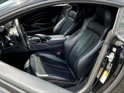 Used 2019 Aston Martin V8 Vantage Coupe RWD image 19