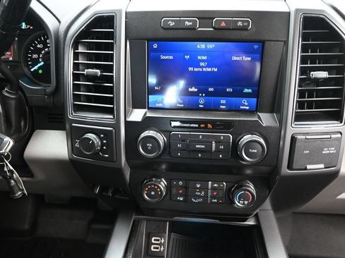 Used 2020 Ford F150 XLT w/ Equipment Group 302A Luxury AWD/4WD image 28