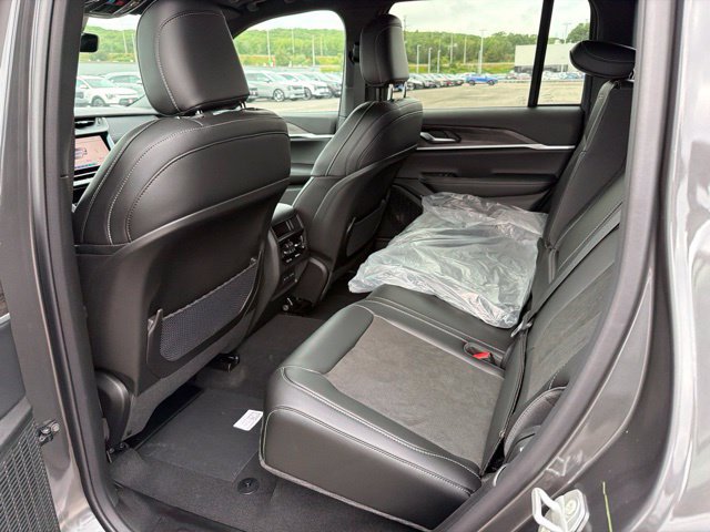 New 2026 Jeep Grand Cherokee Altitude AWD/4WD image 7