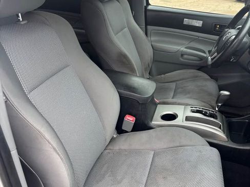 Used 2013 Toyota Tacoma Base image 10