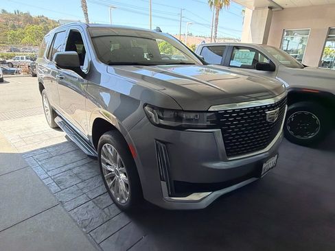 Used 2022 Cadillac Escalade Premium Luxury RWD image 8