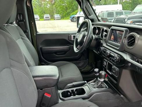 Used 2022 Jeep Wrangler Sport AWD/4WD image 28
