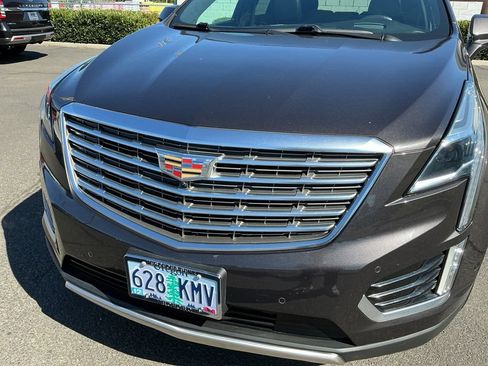 Used 2017 Cadillac XT5 Platinum w/ Driver Assist Package AWD/4WD image 4