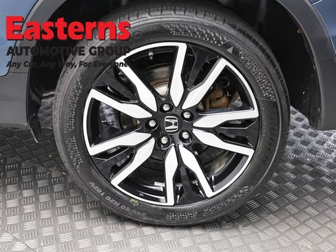 Used 2019 Honda Pilot Touring image 8