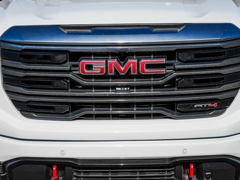 Used 2024 GMC Sierra 1500 AT4 w/ Technology Package AWD/4WD image 7