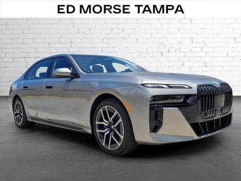 Used 2023 BMW 740i RWD image 5