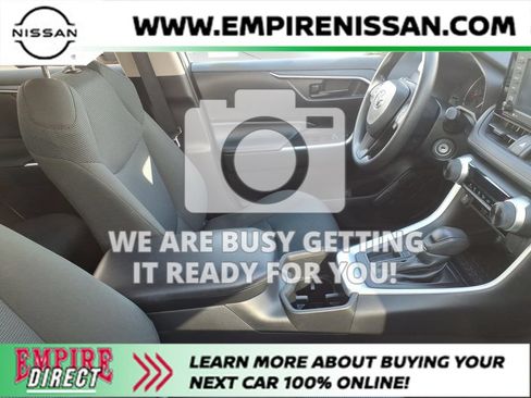 Used 2022 Toyota RAV4 LE FWD image 5